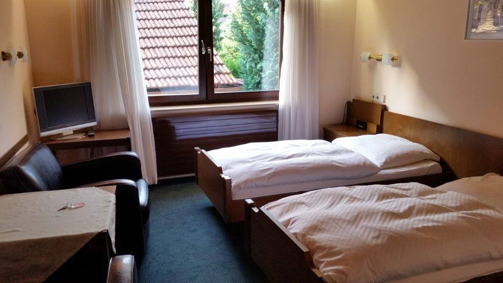 Pension Laas Ostfildern Exteriör bild